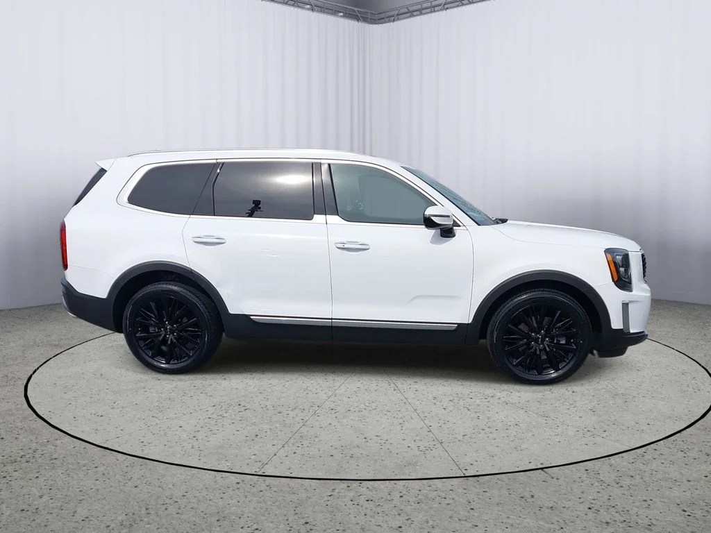 Used 2022 White Kia SX image 2