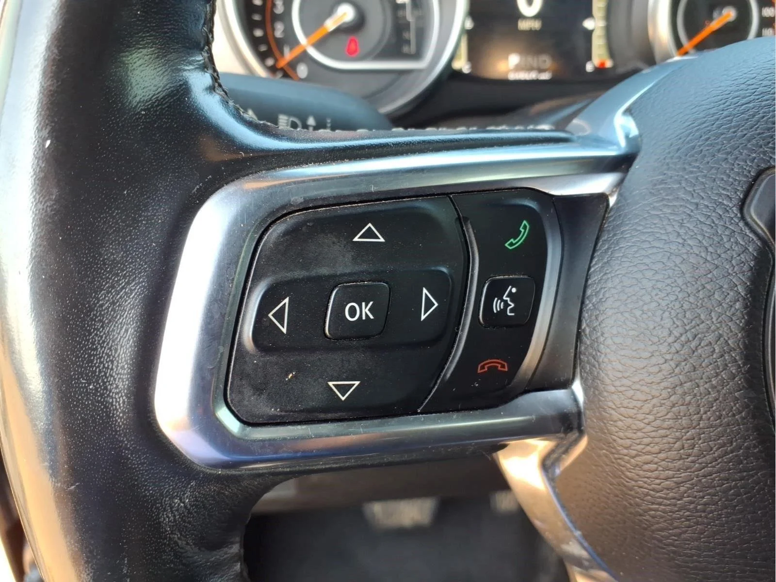 Used 2018 Black Jeep Sahara image 21