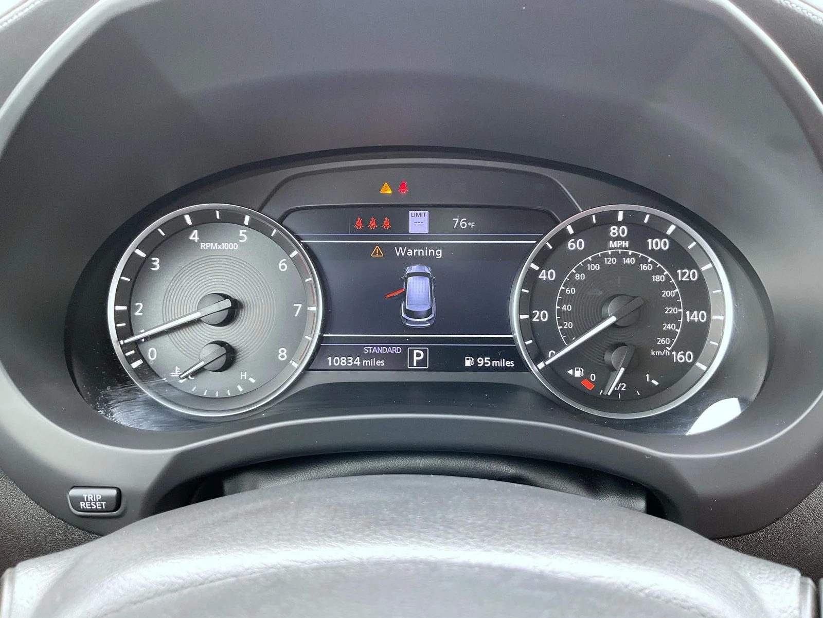 Used 2025 White INFINITI SPORT image 12