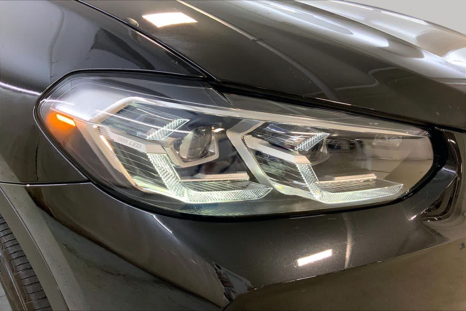 Used 2024 Black Sapphire Metallic BMW xDrive30i image 27