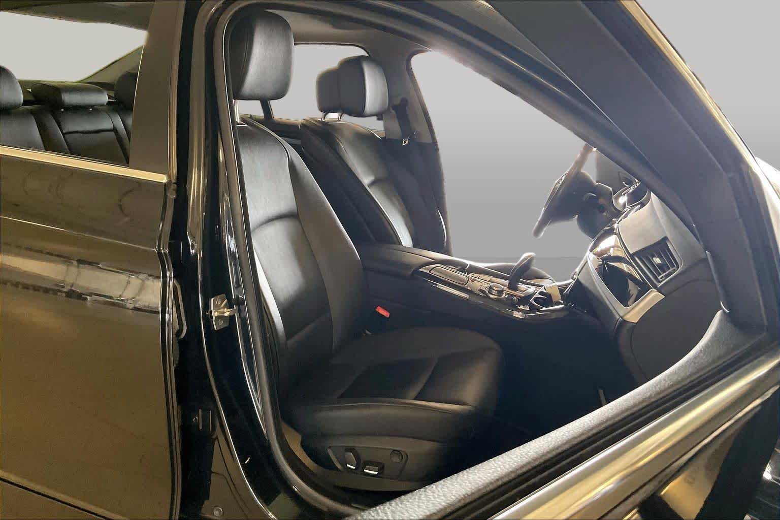 Used 2012 Black Sapphire Metallic BMW 535i xDrive image 8