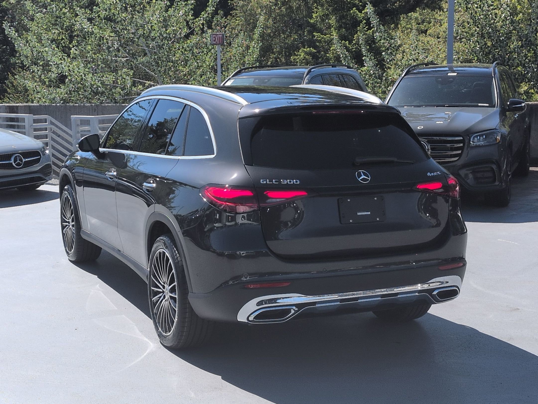 New 2026 Graphite Grey Metallic Mercedes-Benz GLC 300 image 40