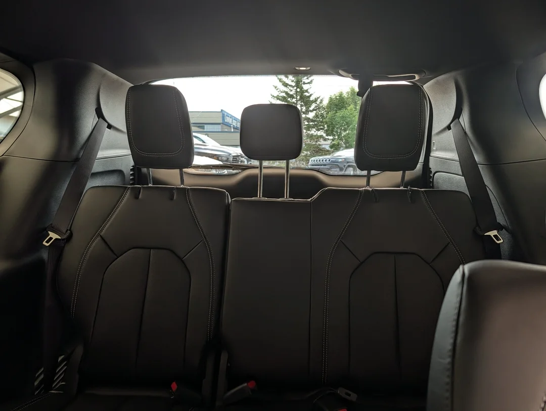 New 2027 White Chrysler Select - - AWD - 3.6L Pentastar VVT V6 - Safety Sphere Pkg w/ 360 Cam - Stow n Go Seats & More! image 27