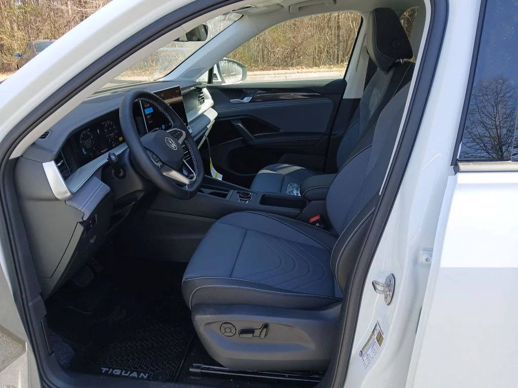 New 2026 White Volkswagen 2.0T SE image 9