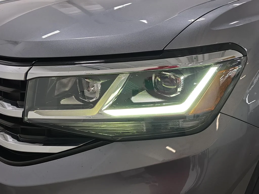 Used 2023 Platinum Gray Metallic Volkswagen 3.6L V6 SE w/Technology image 28