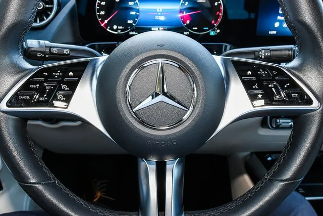 Used 2025 White Mercedes-Benz GLA 250 image 28