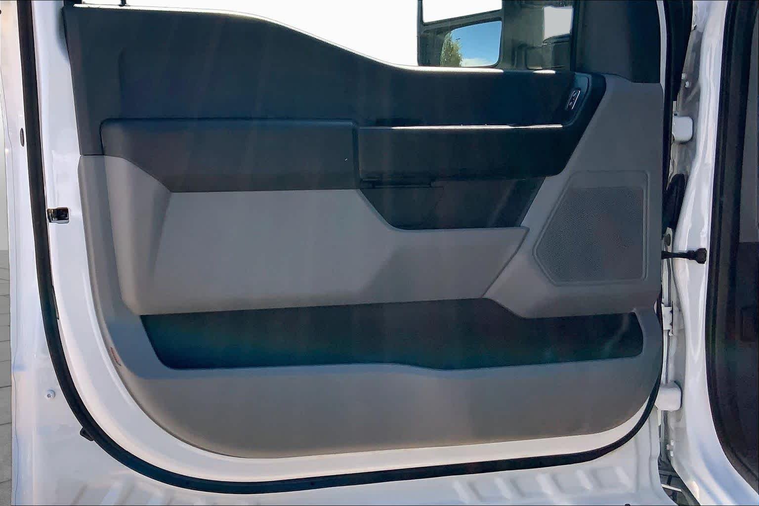 Used 2024 Oxford White Ford XL image 21