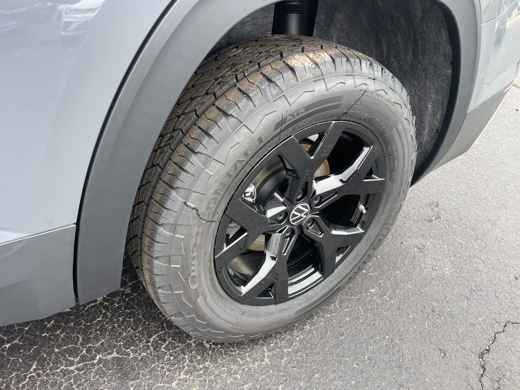 New 2026 Pure Gray Volkswagen 2.0T Peak Edition image 16