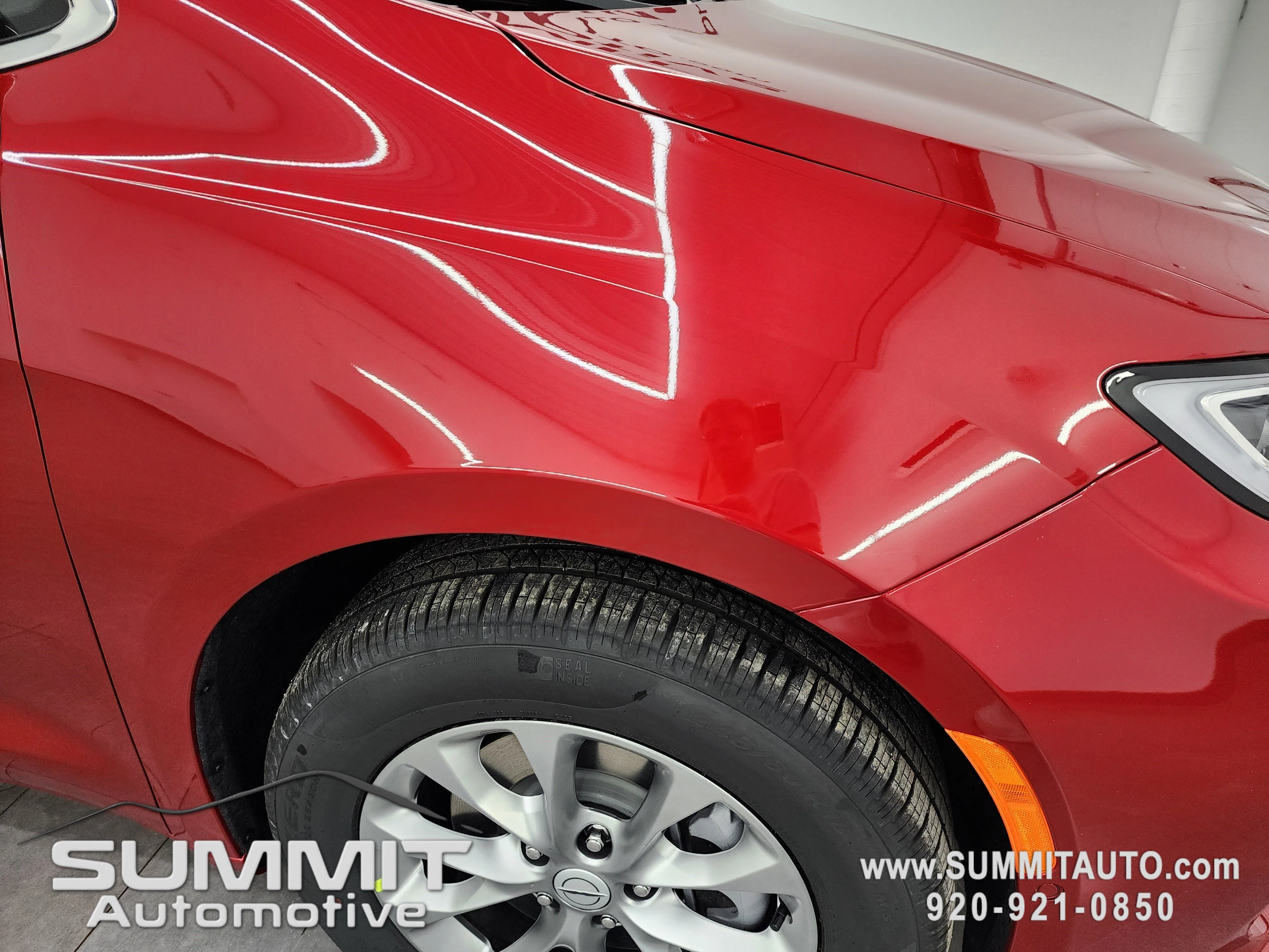 New 2026 Red Hot Pearl-Coat Exterior Paint Chrysler Select image 28