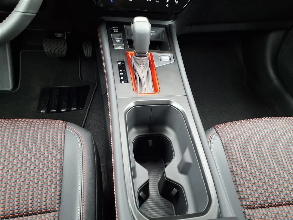 New 2026 Arctic Ice Blue Metallic / Super Black Two-tone Nissan SR image 18