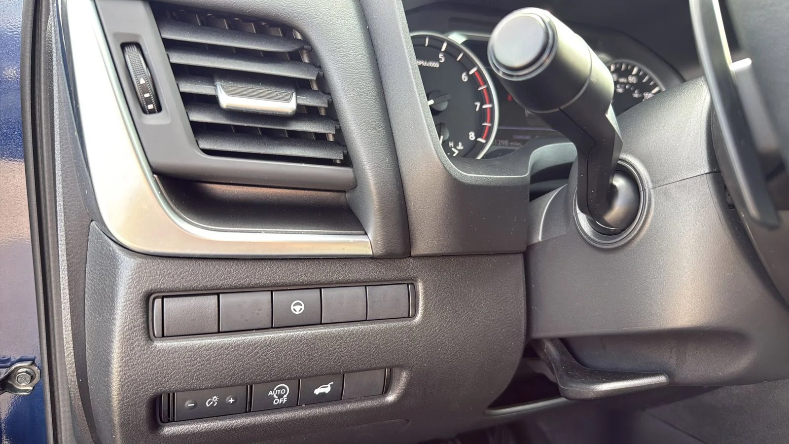 Used 2024 Blue Nissan SV image 17
