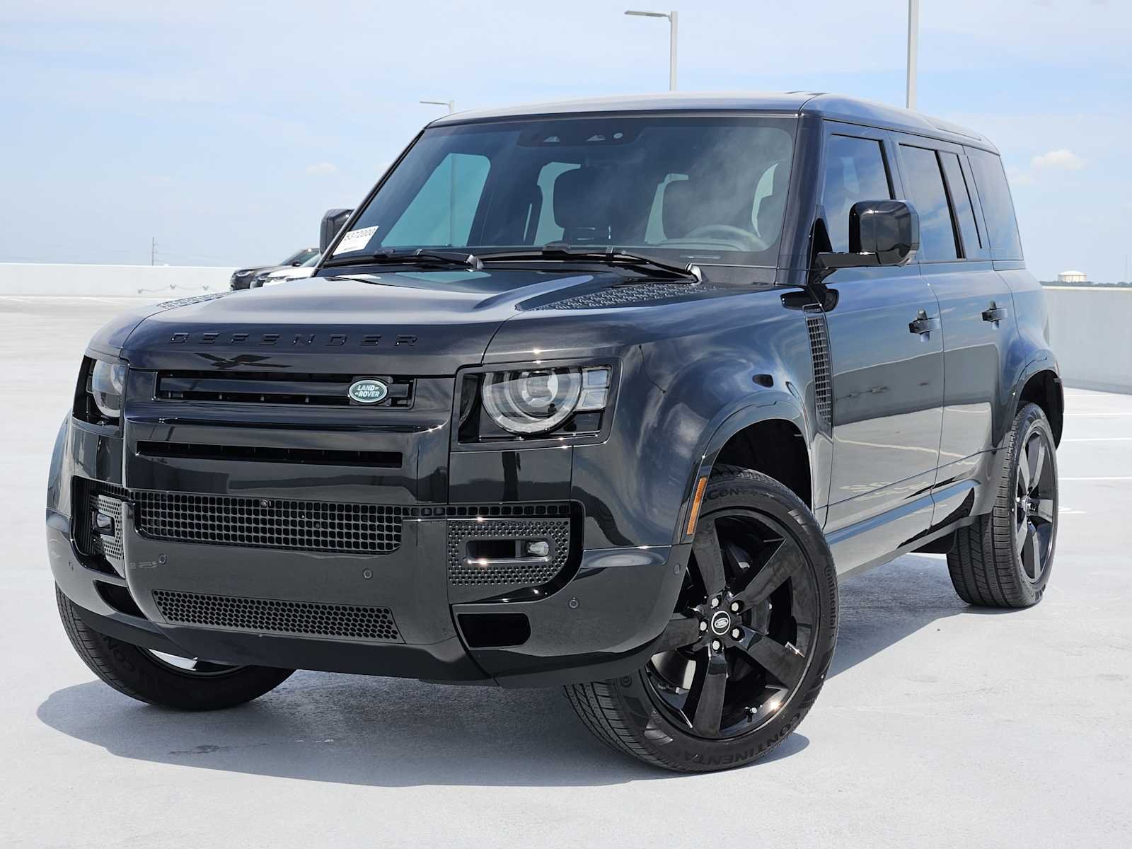 2025 Land Rover Defender X-Dynamic SE