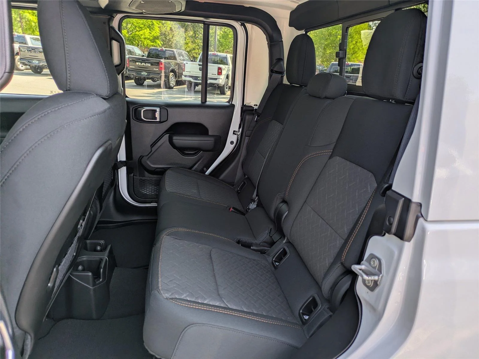 New 2026 Bright White Clearcoat Jeep Mojave image 14