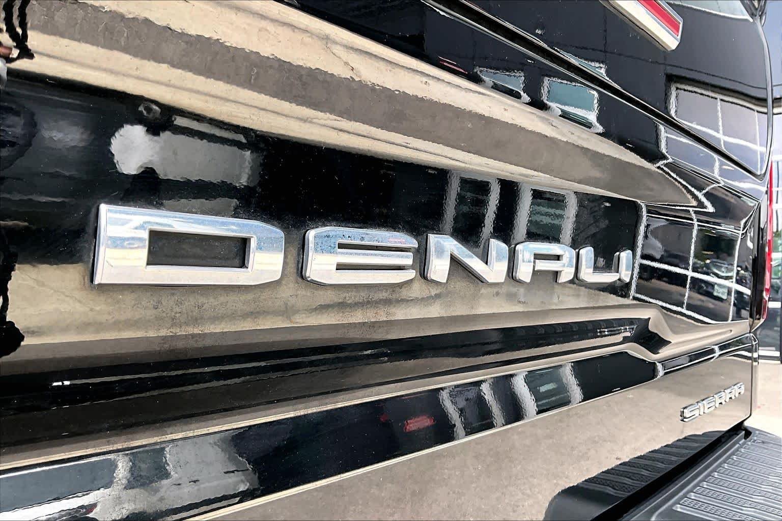 Used 2019 Onyx Black GMC Denali image 10