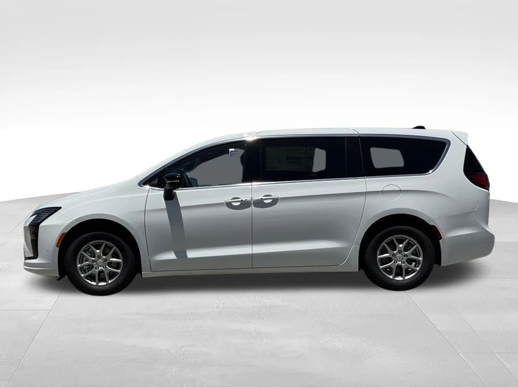 New 2027 Bright White Clear-Coat Exterior Paint Chrysler Select image 12
