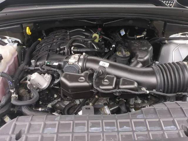 Used 2023 White/off-white Jeep Altitude X image 25