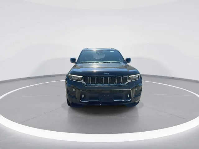Used 2023 Black Jeep Overland image 3