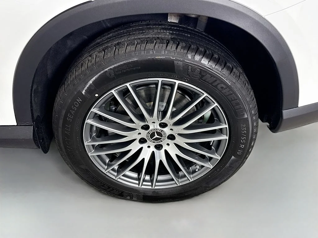 New 2026 Polar White Mercedes-Benz GLC 300 image 26