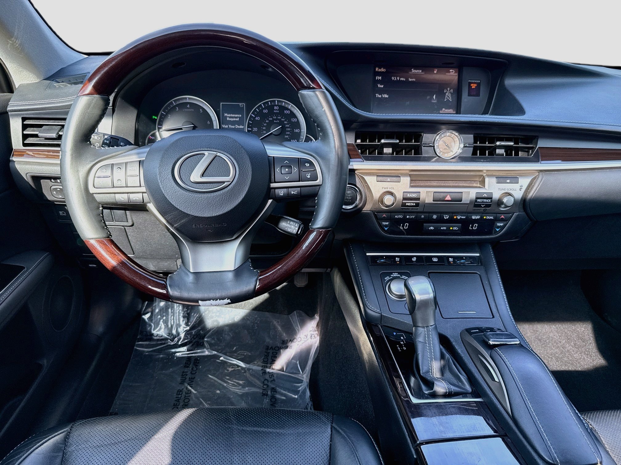 Used 2018 Nebula Gray Pearl Lexus Base image 22