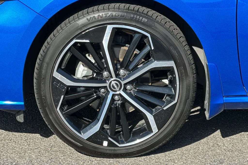 2025 Nissan Altima SR - Photo 31