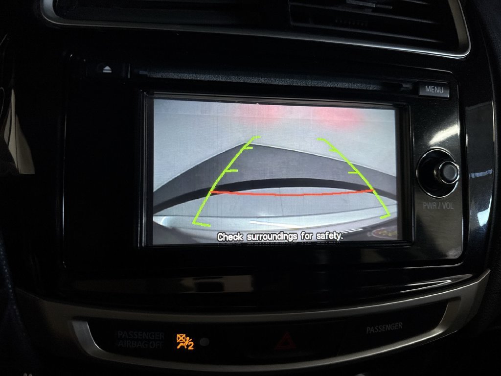 Used 2015 Silver Mitsubishi SE image 27