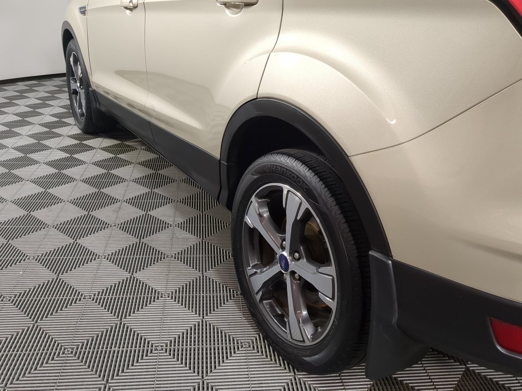 Used 2018 White Gold Metallic Ford SEL image 6