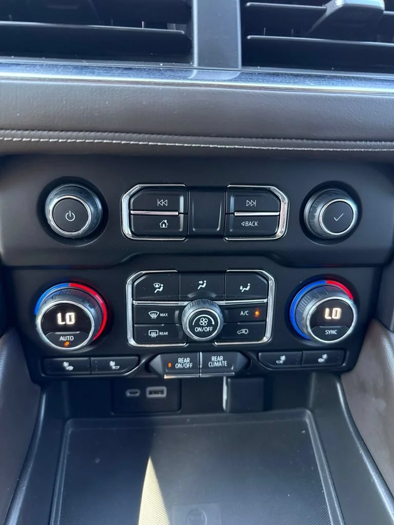 Used 2022 Summit White Chevrolet LT image 12
