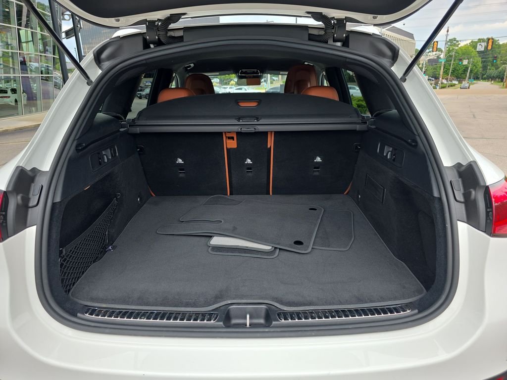 Certified Used 2024 White Mercedes-Benz GLC 300 image 14