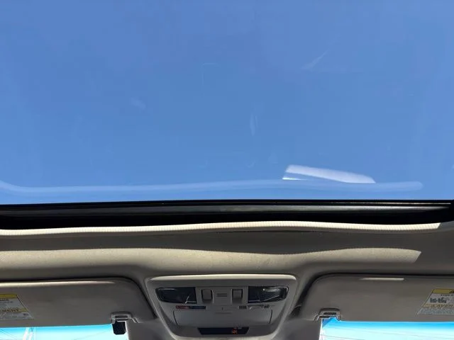 Used 2018 White Subaru 3.6R image 15