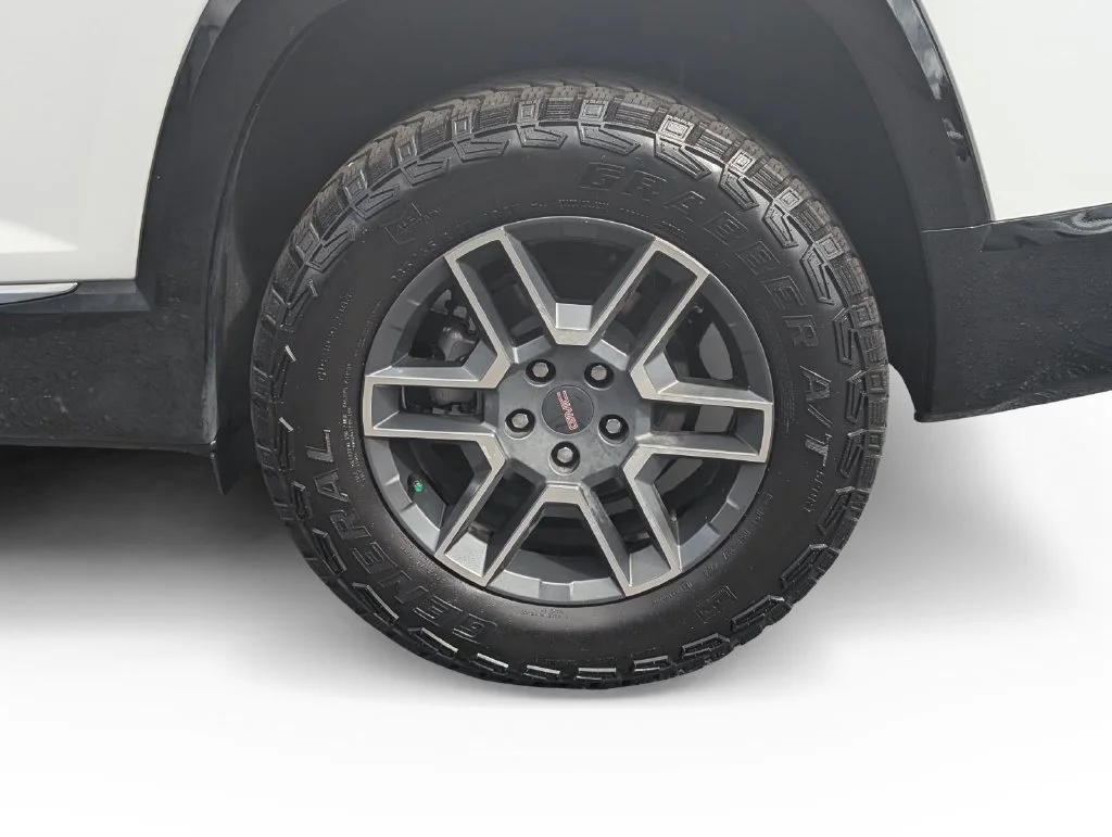 Used 2026 Summit White GMC AT4 image 10
