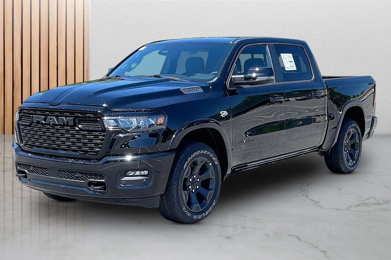 New 2026 Diamond Black Crystal Pearl-Coat Exterior Paint RAM Big Horn/Lone Star image 4