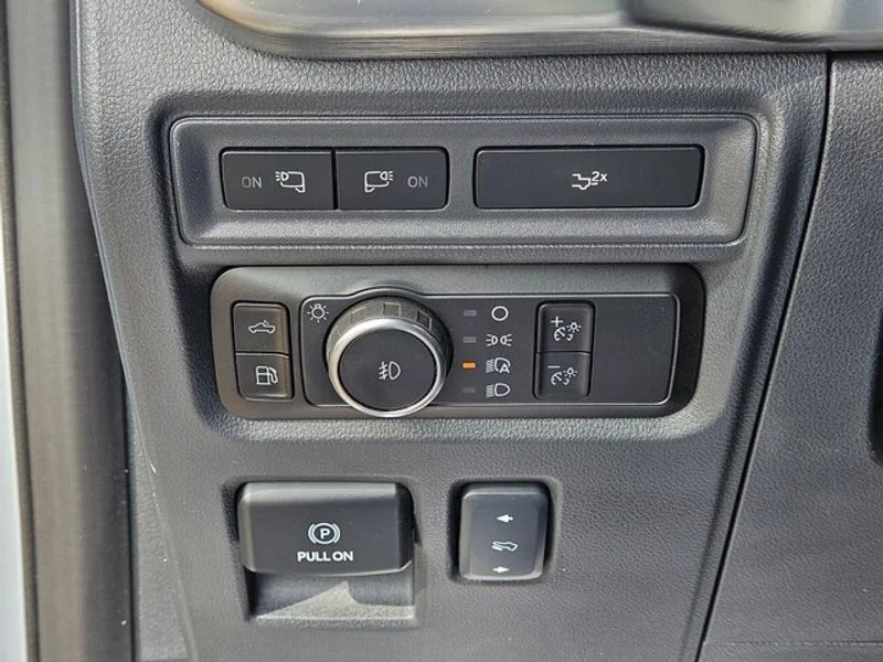 Used 2023 Oxford White Ford LARIAT image 26