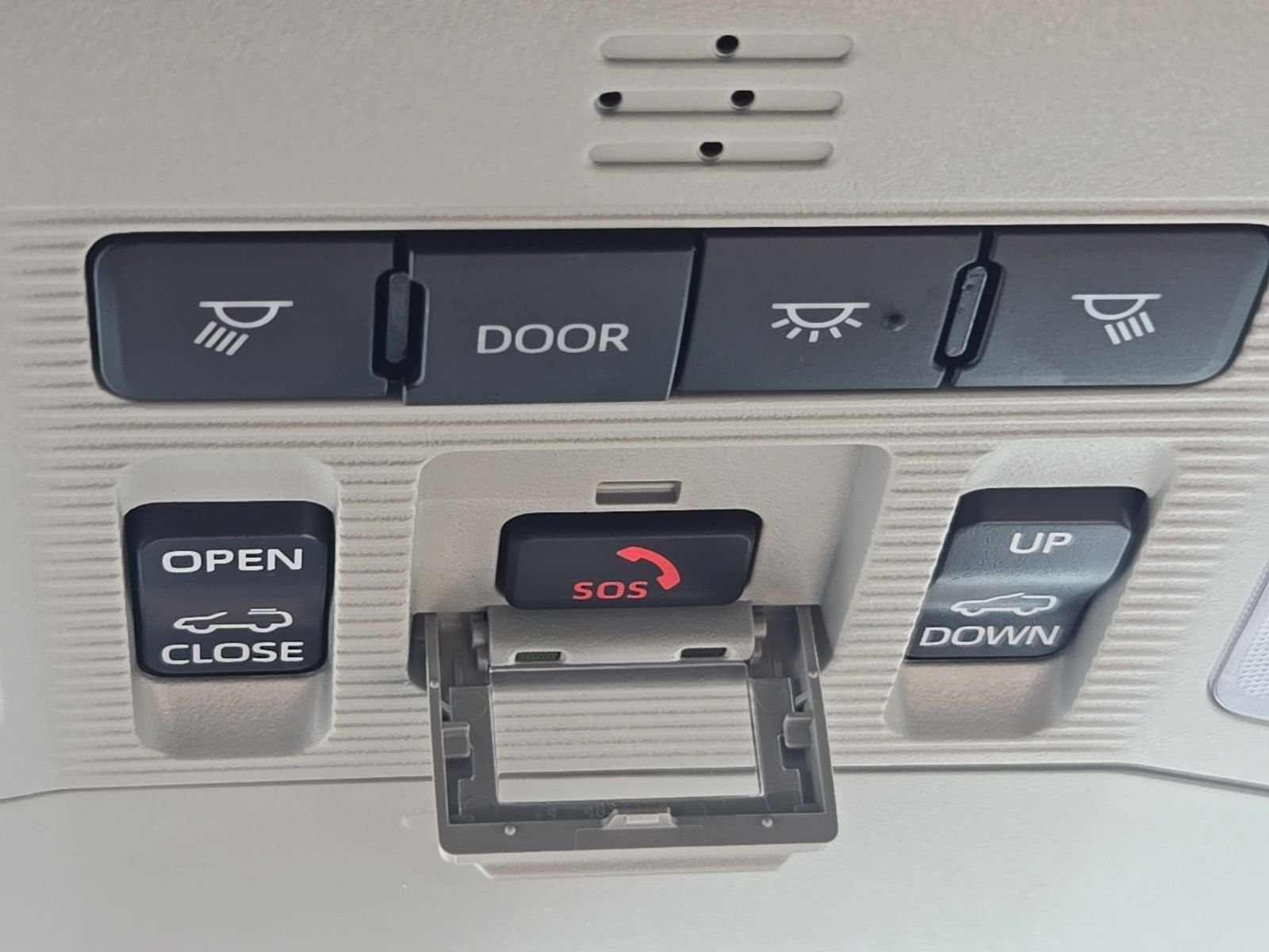 Used 2025 White Toyota XLE image 36