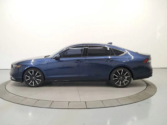 Used 2024  Honda Touring image 4