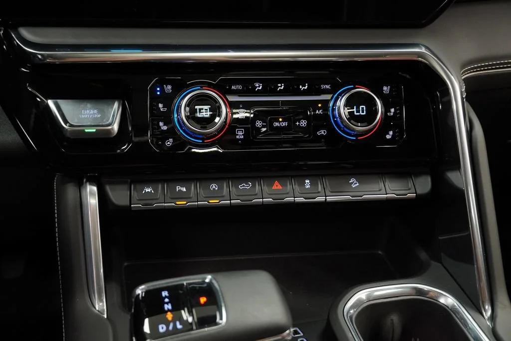Used 2025 Onyx Black GMC Denali Ultimate image 24