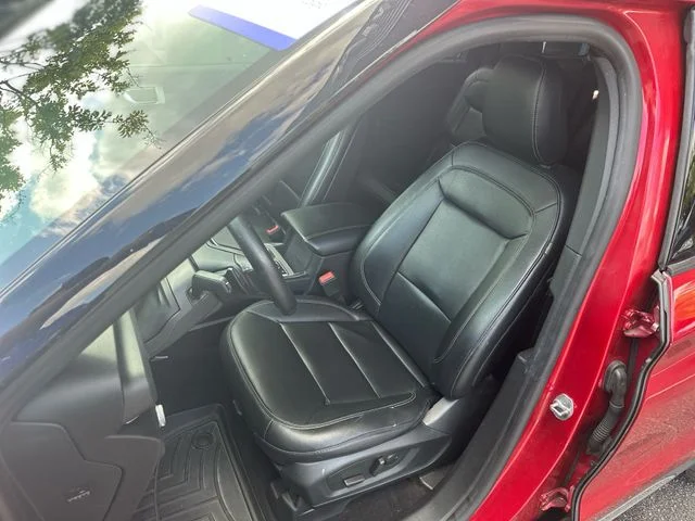 Used 2020 Red Ford XLT image 12