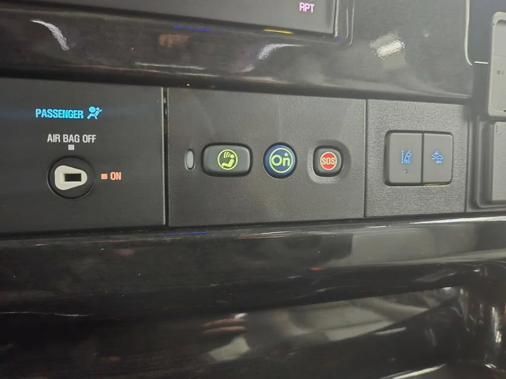 Used 2020 Summit White Chevrolet WT image 29