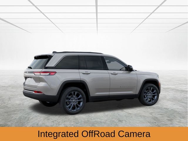 New 2026 Silver Zynith Exterior Paint Jeep  image 5
