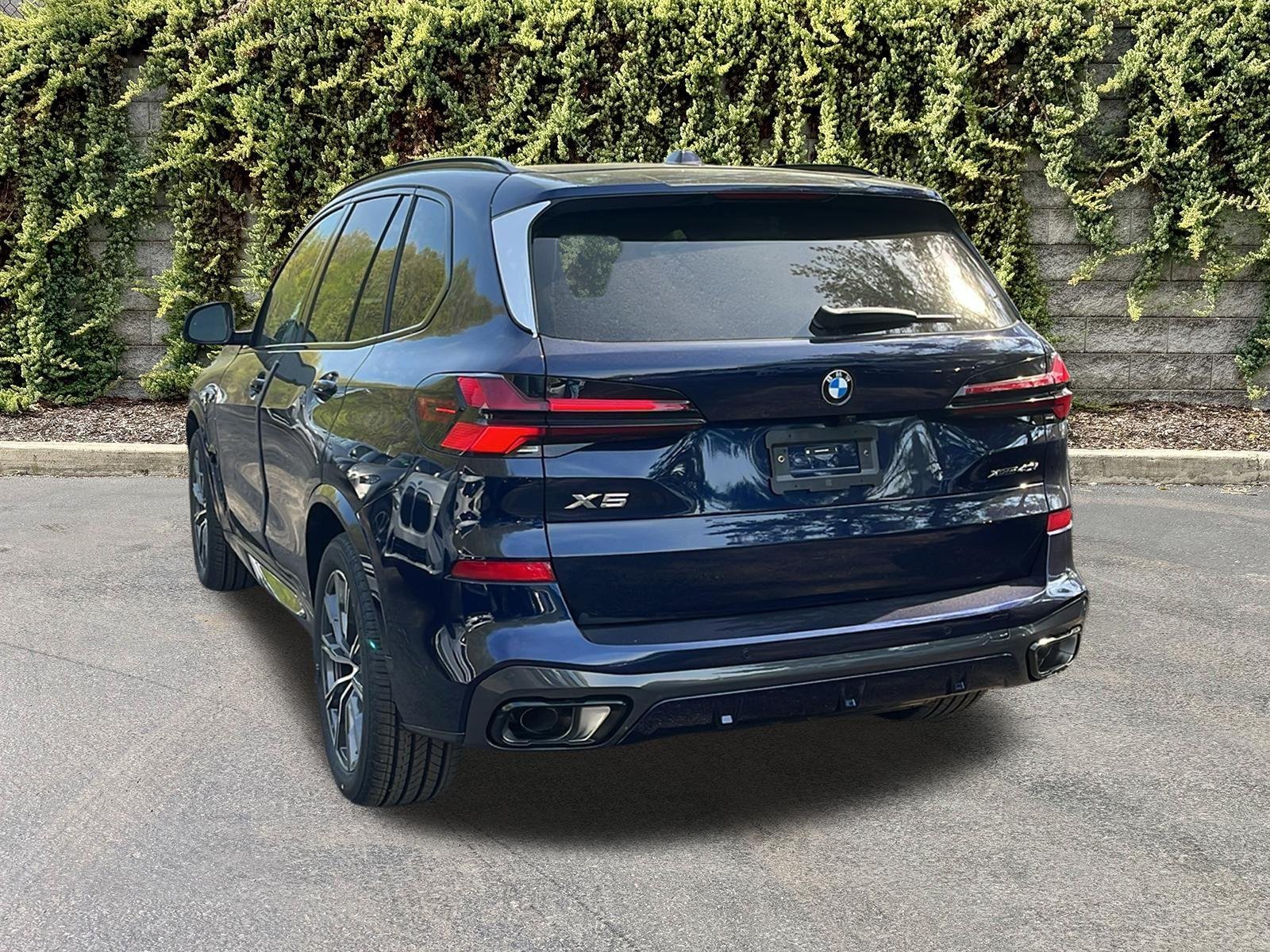 New 2026 Tanzanite Blue II Metallic BMW xDrive40i image 6