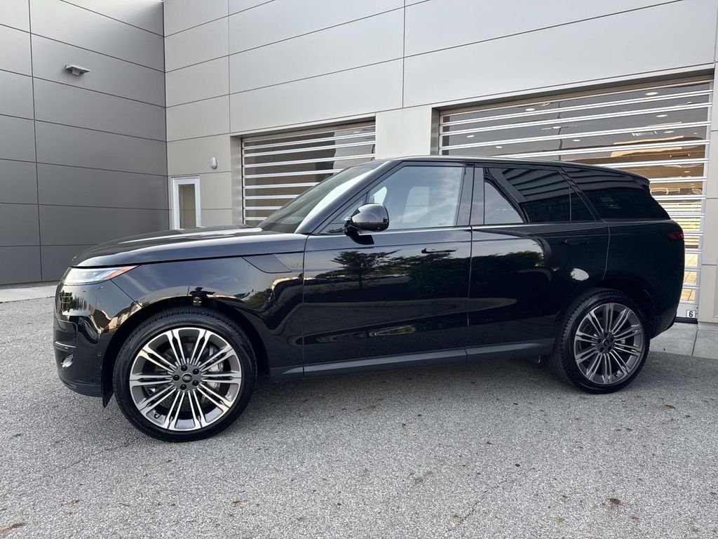 Certified Used 2024 Santorini Black Metallic Land Rover SE image 3