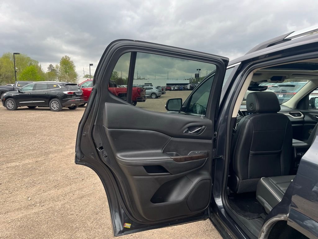 Used 2022 Hunter Green GMC Denali image 32