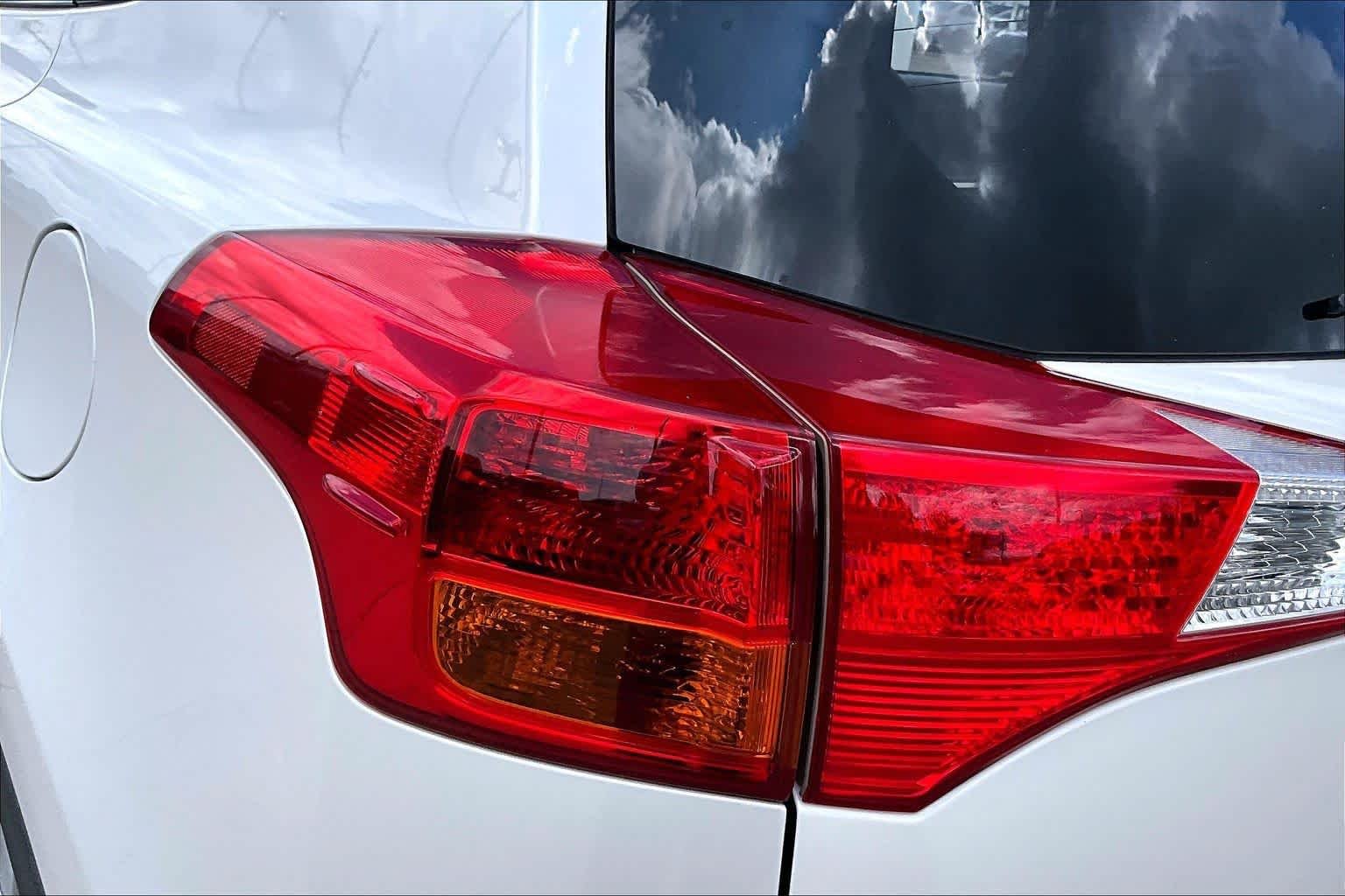 Used 2013 Blizzard Pearl Toyota Limited image 29