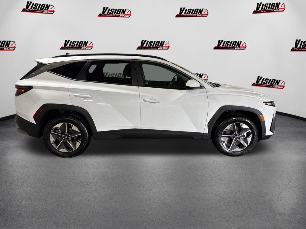 New 2026 White Hyundai SEL AWD image 4