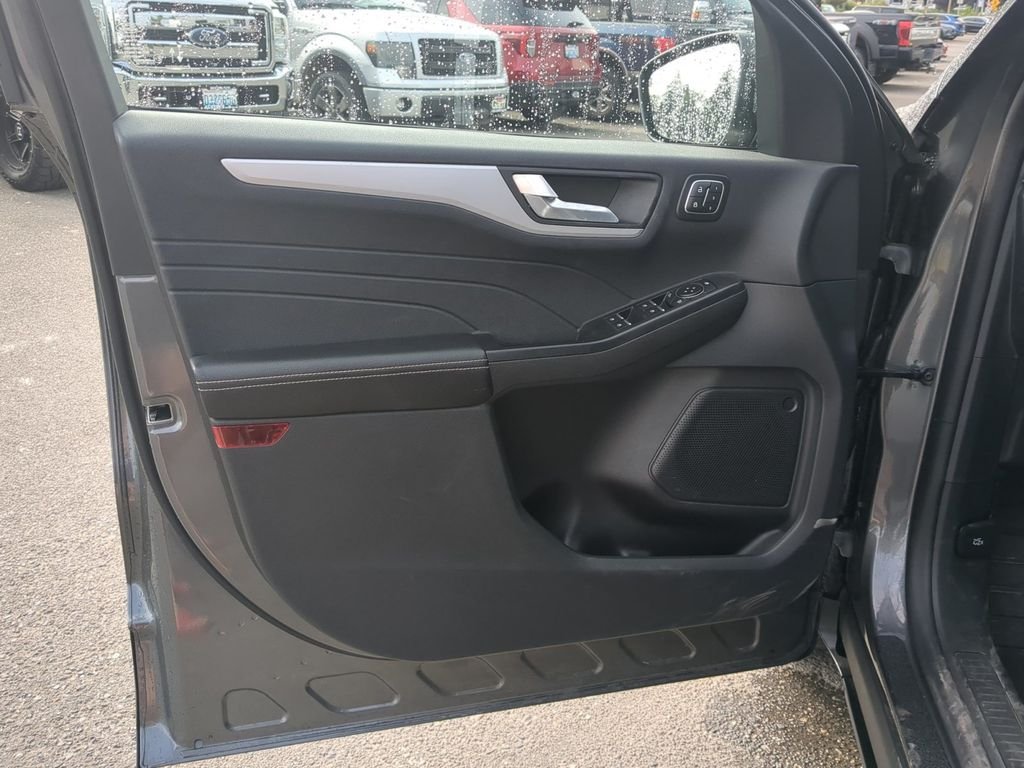 Used 2025 Gray Ford Platinum image 13