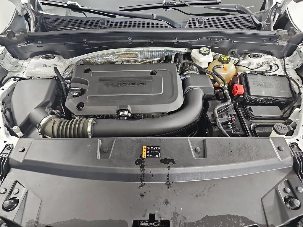 Used 2023 White Buick Preferred image 35