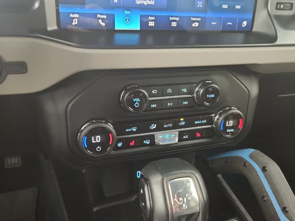 Used 2023 Gray Ford Wildtrak image 29