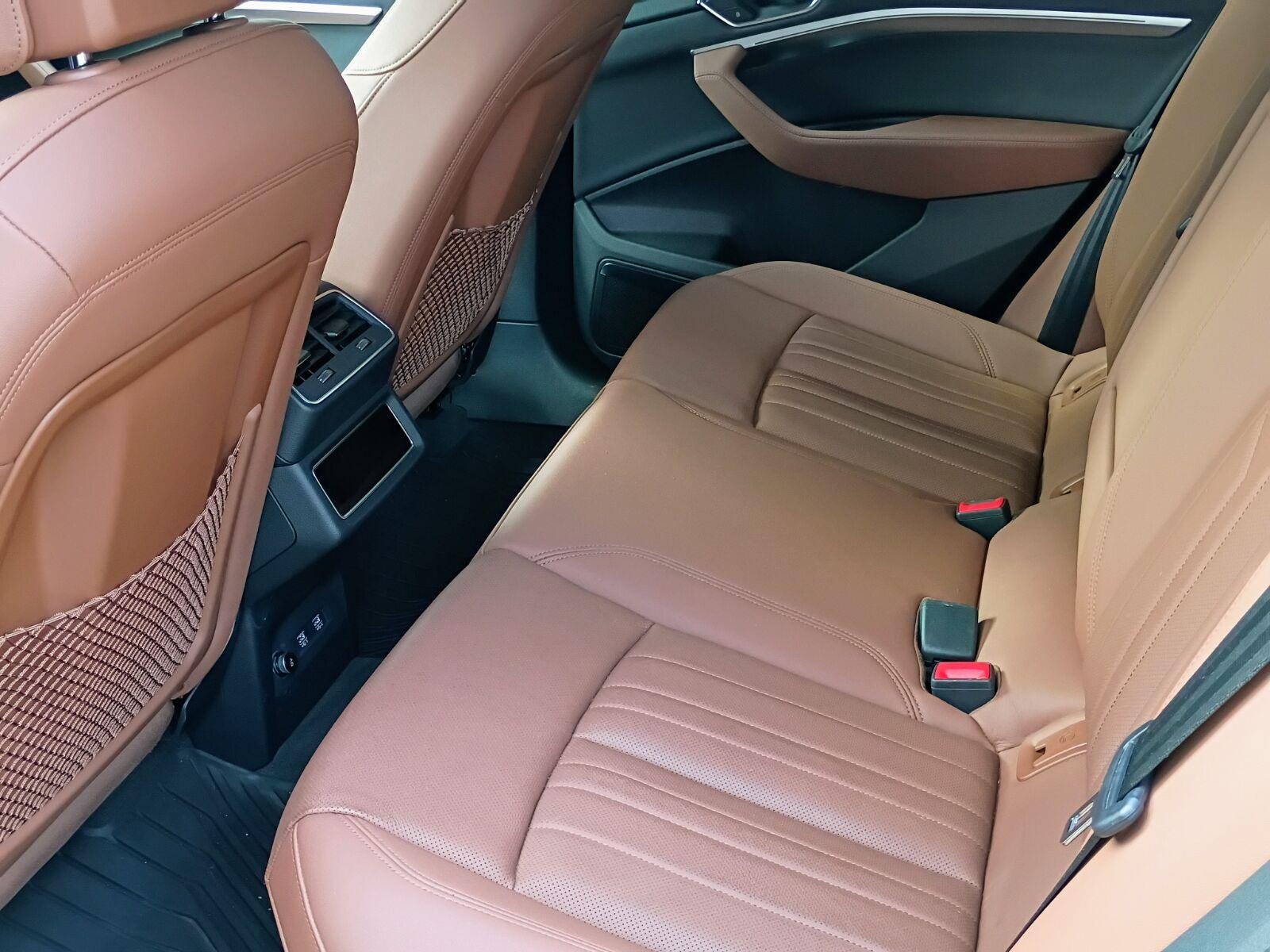 Used 2019 Mythos Black Metallic Audi Premium Plus image 4