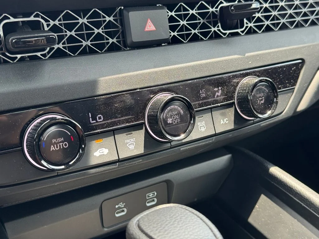 Used 2025  Honda LX image 29