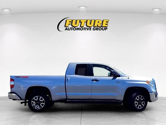 Used 2017  Toyota  image 3
