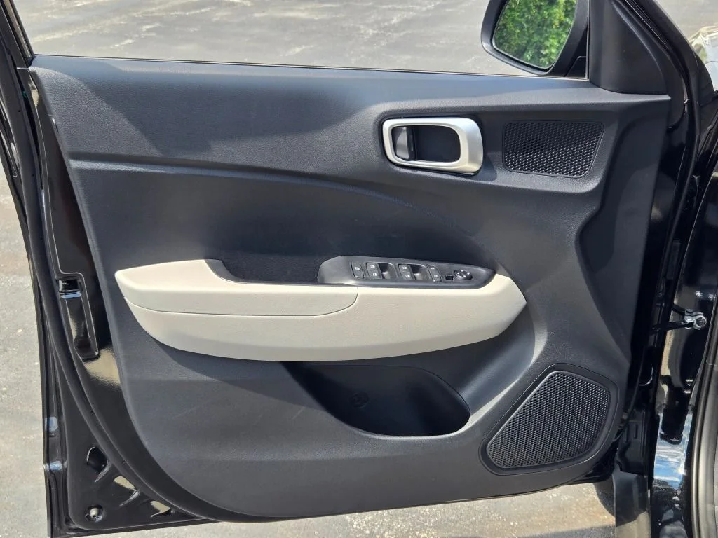 New 2026 Onyx Black Hyundai SEL image 18